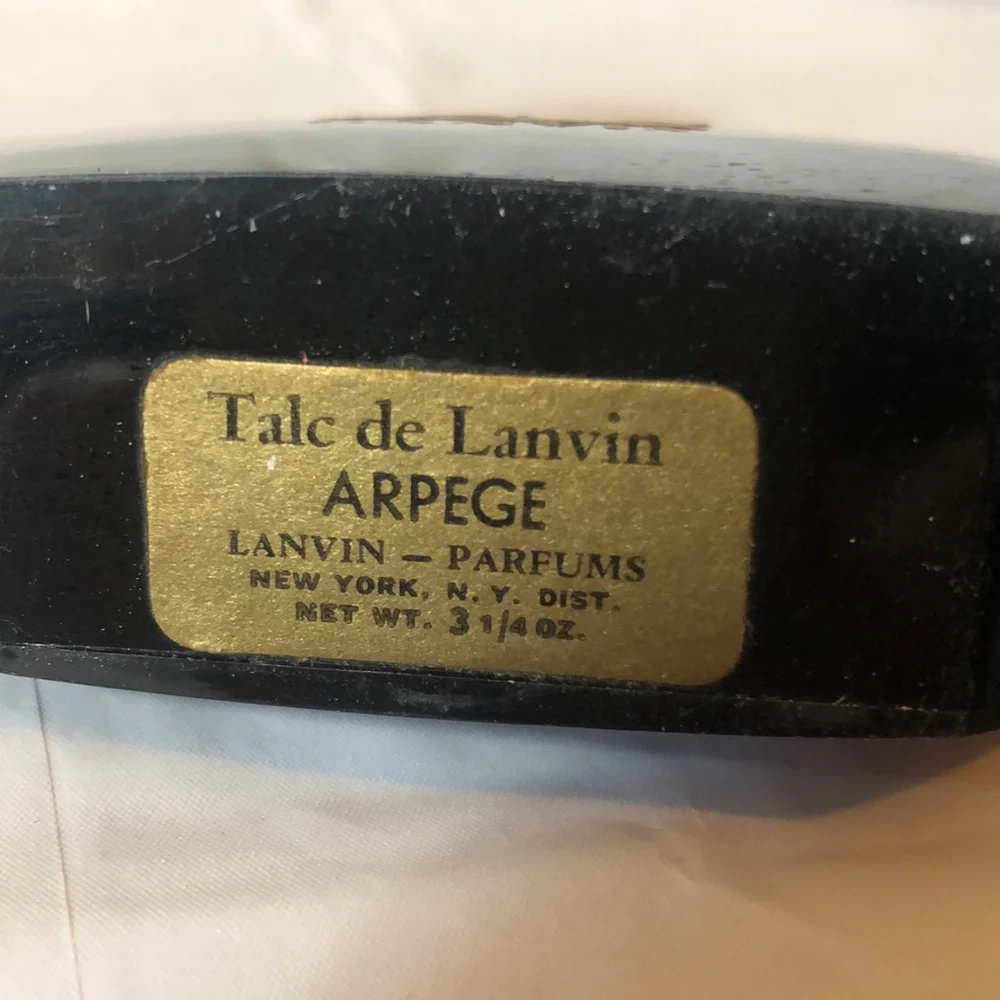 Lanvin Arpege talc (full) & cologne (1/3 full) vintage in very good condition